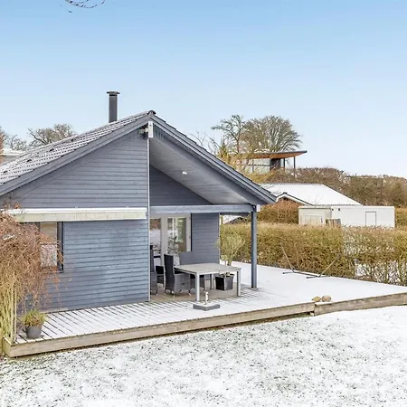 Algut - 80m From The Sea By Interhome